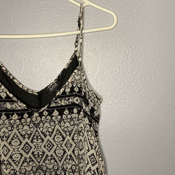 A.N.A Black and White Spaghetti Strap Geometric Pattern Vneck Maxi Size S - Picture 4 of 11